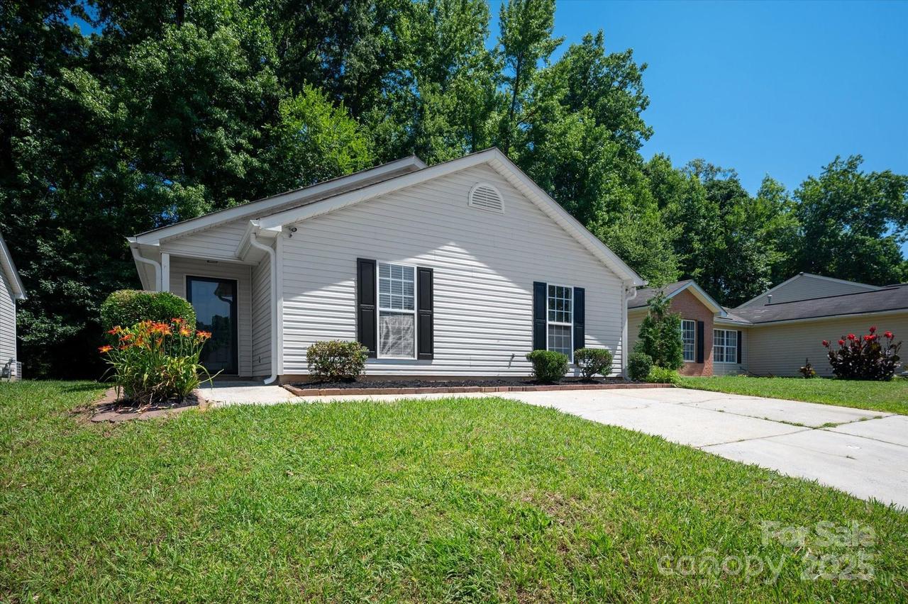 5717 Fairchase Ave., Charlotte, NC 28269