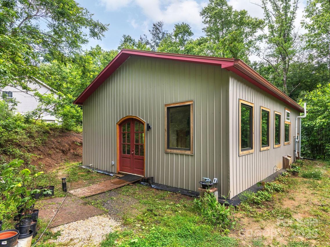 20 Frontier Ct., Asheville, NC 28805