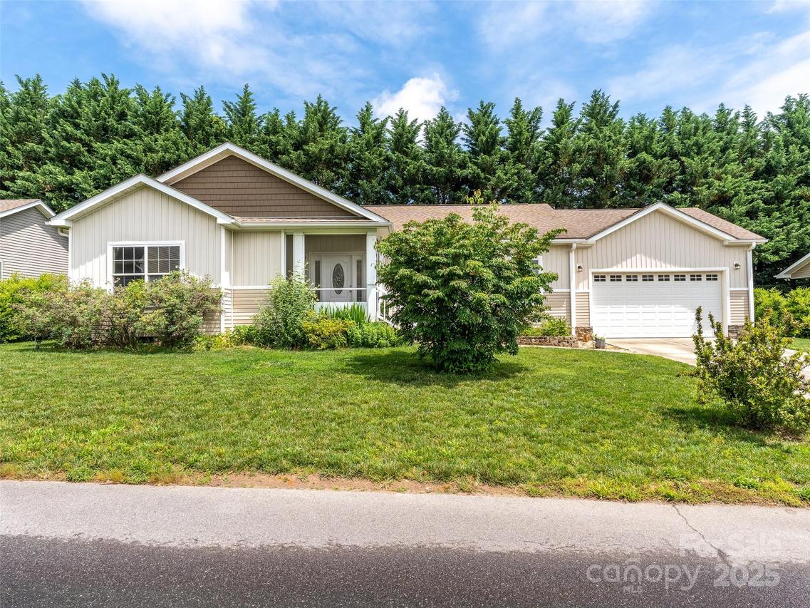 9 Farthings Dr., Arden, NC 28704