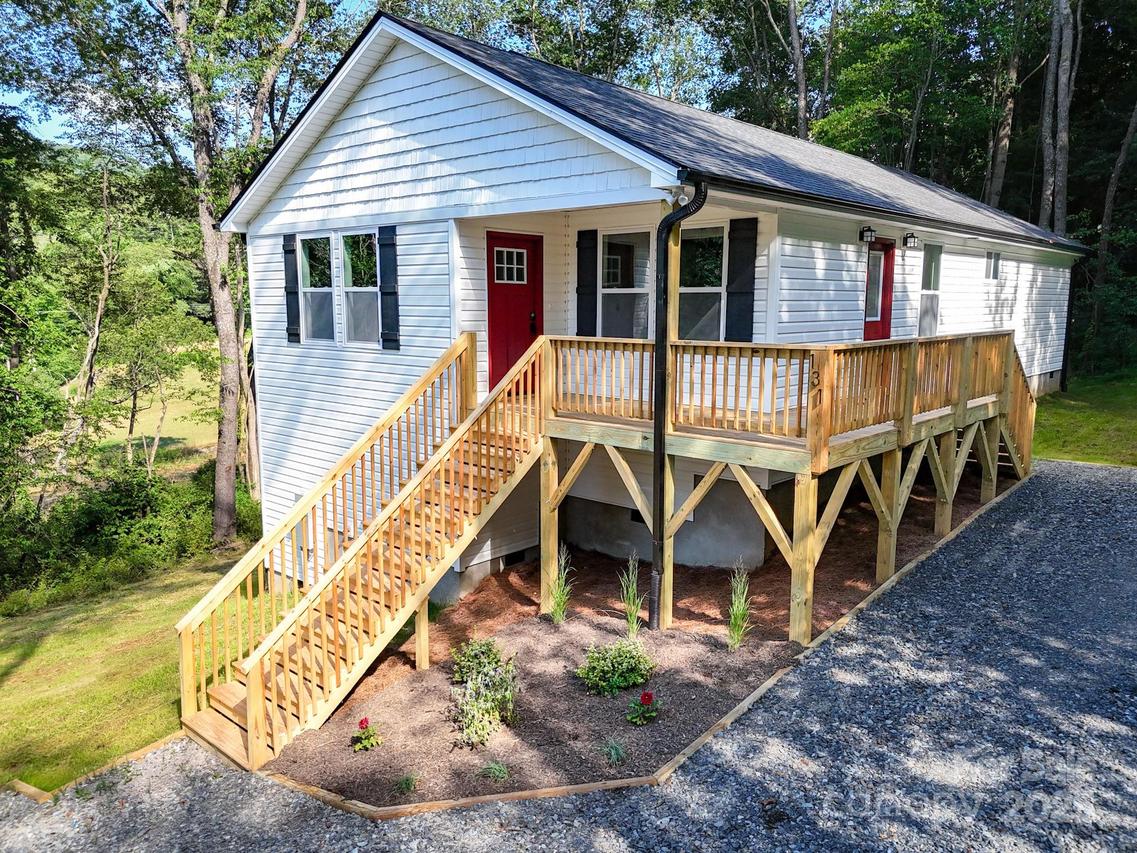 131 Acorn Ln., Waynesville, NC 28785