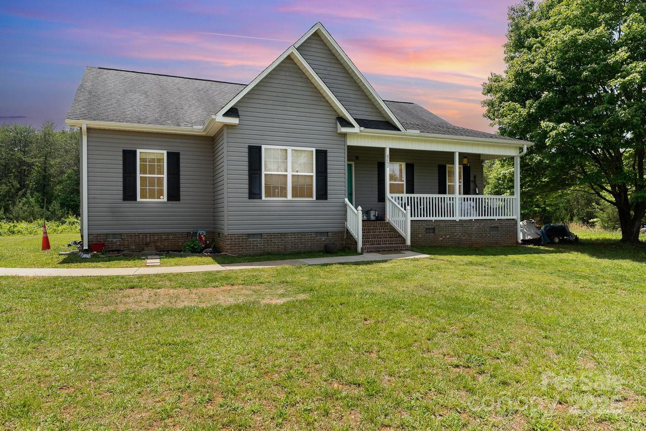 4242 Lake Ridge Ct., Ramseur, NC 27316