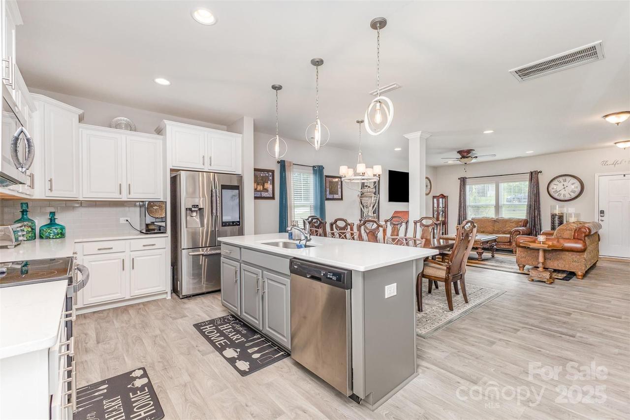 1117 Laurel Woods Dr., Gastonia, NC 28052