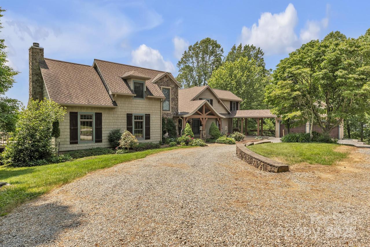 323 Rumpoles Way, Piney Creek, NC 28663