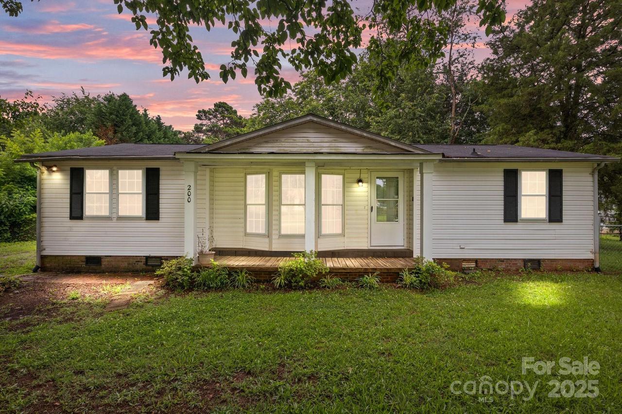 200 Southwood Park Rd., Mooresville, NC 28117