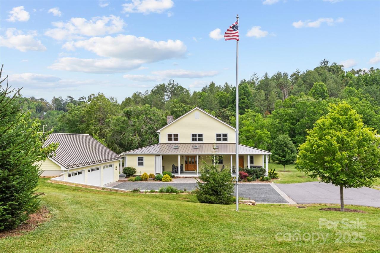 971 Banks Creek Rd., Burnsville, NC 28714