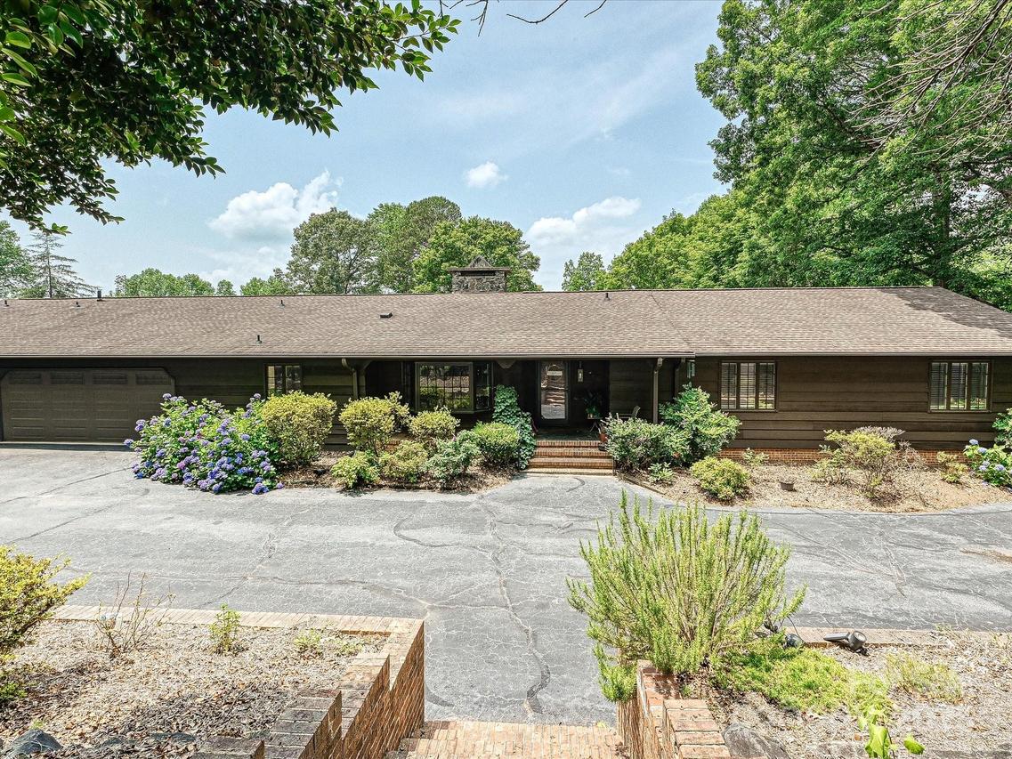 2915 Old Stage Rd., Gastonia, NC 28052