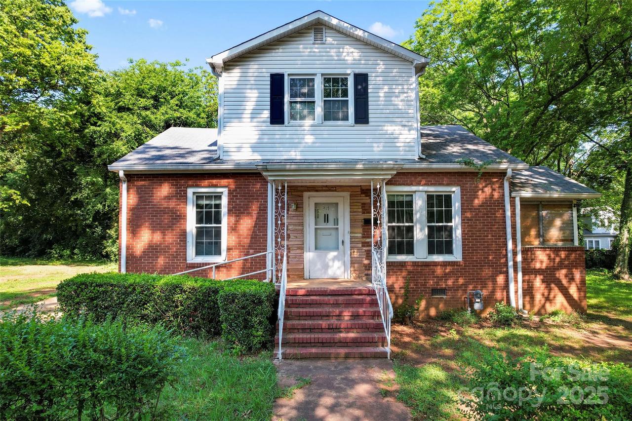 317 Campus St., Charlotte, NC 28216
