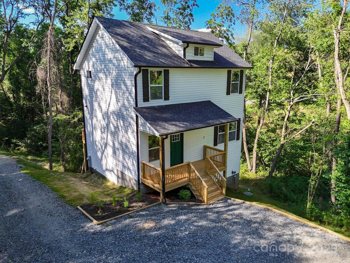 53 Acorn Ln., Waynesville, NC 28785