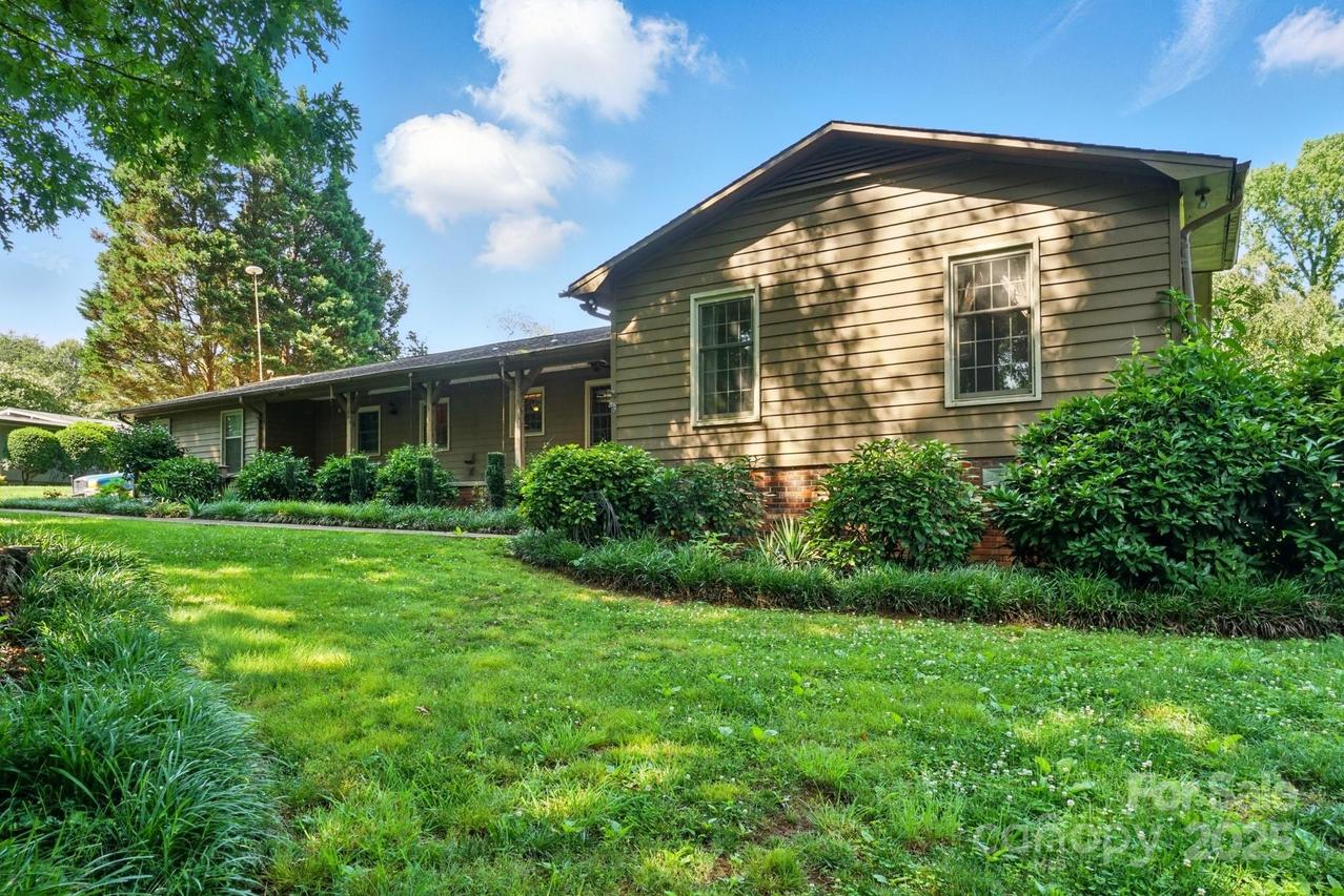 3135 Lake Shore Rd., Denver, NC 28037