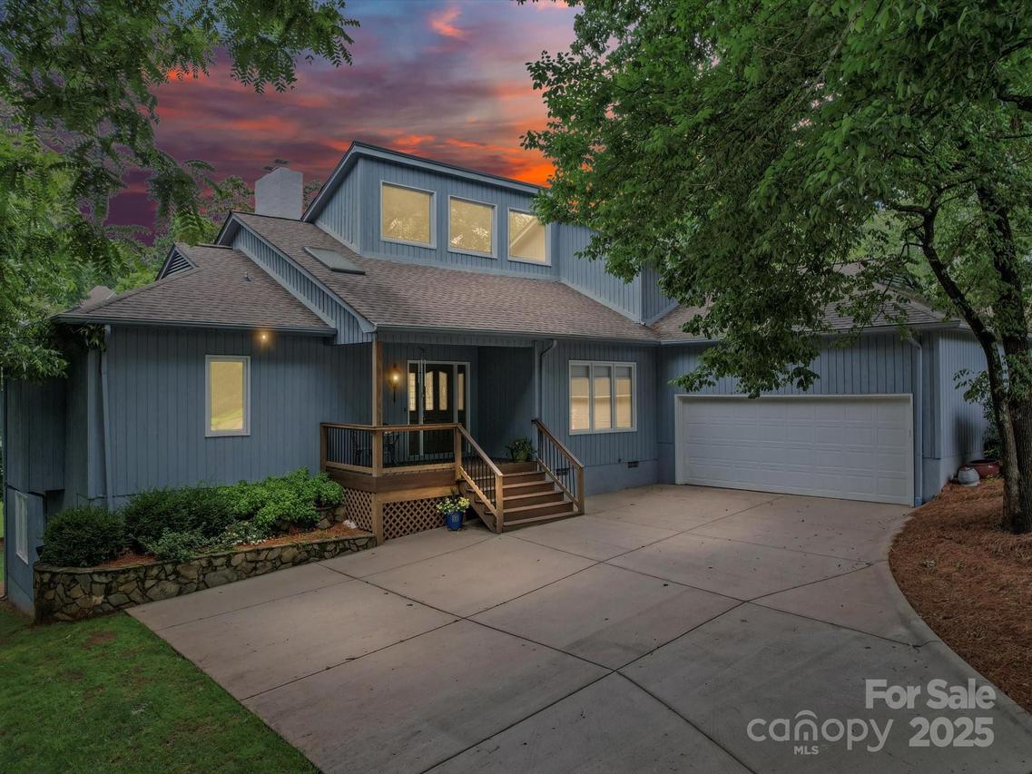106 Boyter Ct., Cramerton, NC 28032