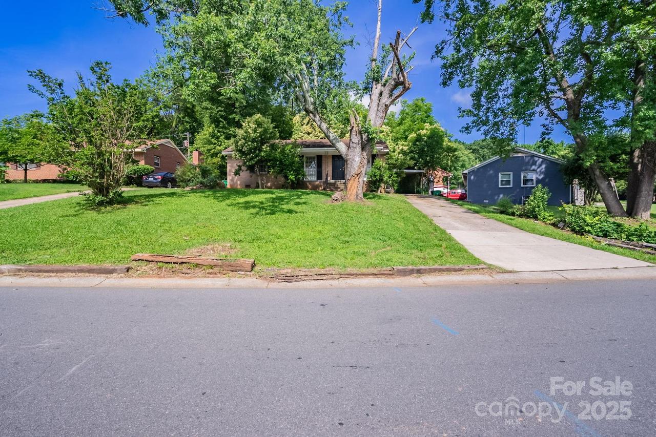 823 Yuma St., Charlotte, NC 28213