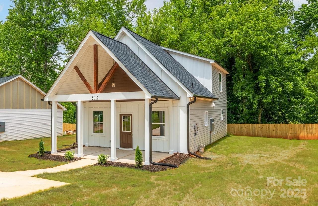 512 North Mulberry St., Cherryville, NC 28021