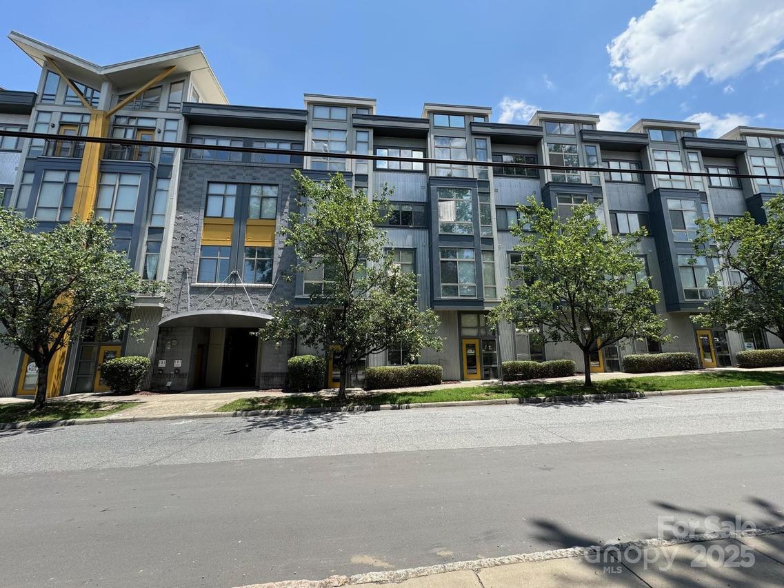 514 W 10th St. #403, Charlotte, NC 28202
