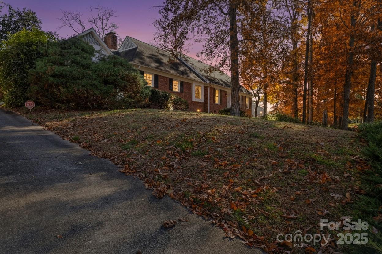 2020 Dawnshire Dr., Gastonia, NC 28054