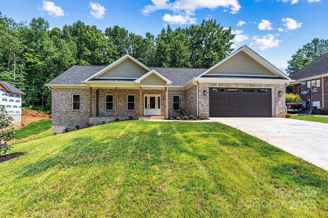 6249 Hayden Dr., Hickory, NC 28601