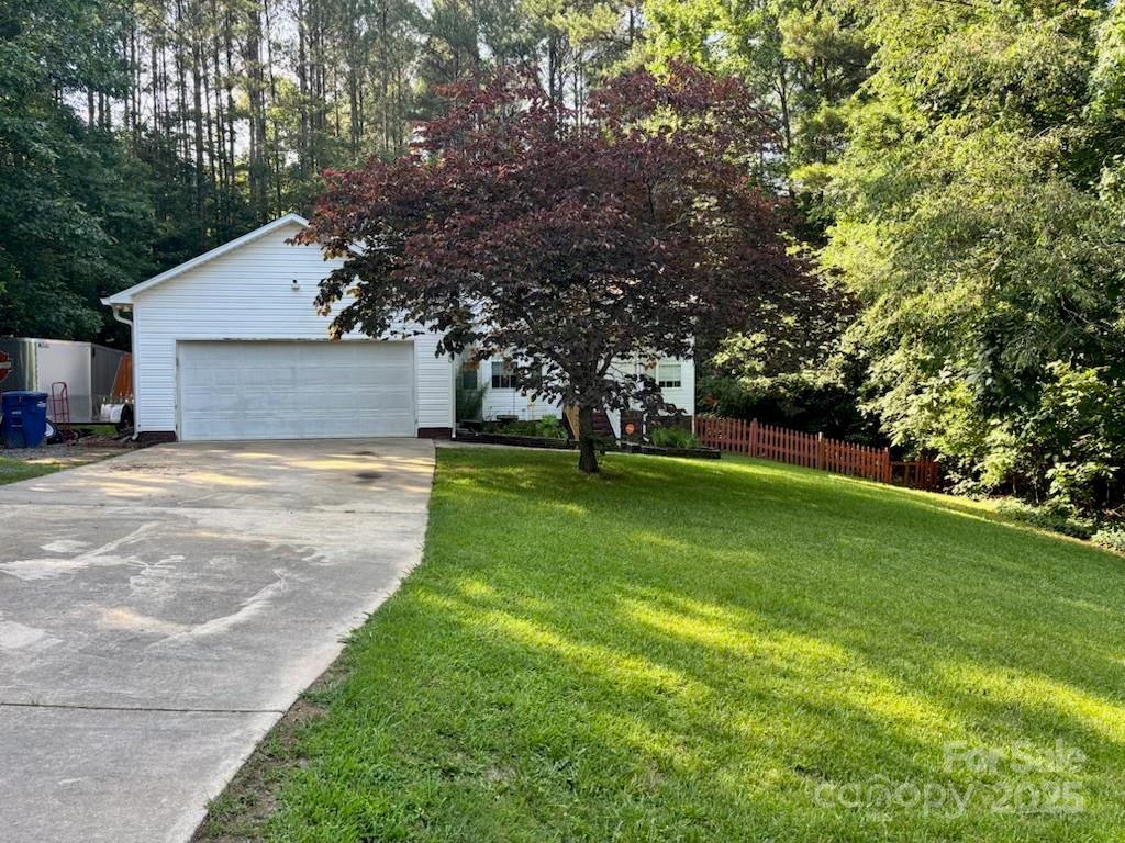 1920 Waldeck Ct., Mount Pleasant, NC 28124