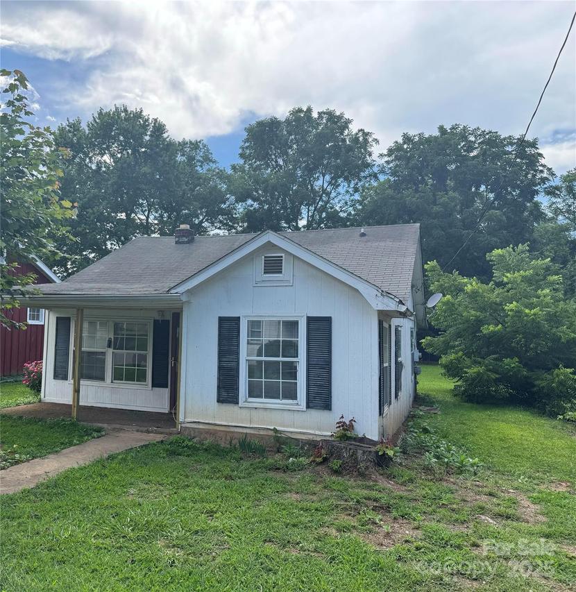 269 Westwood Cir., Waynesville, NC 28786