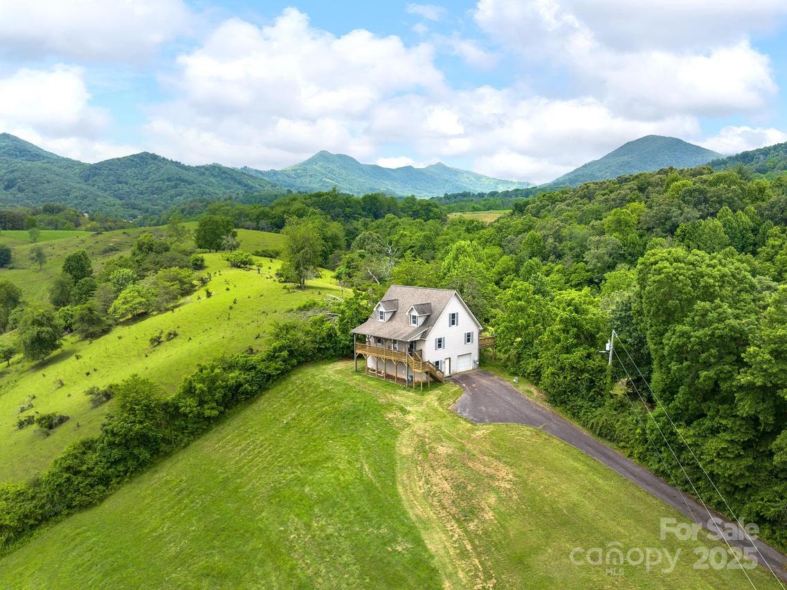 132 Rabbit Ham Rd., Leicester, NC 28748