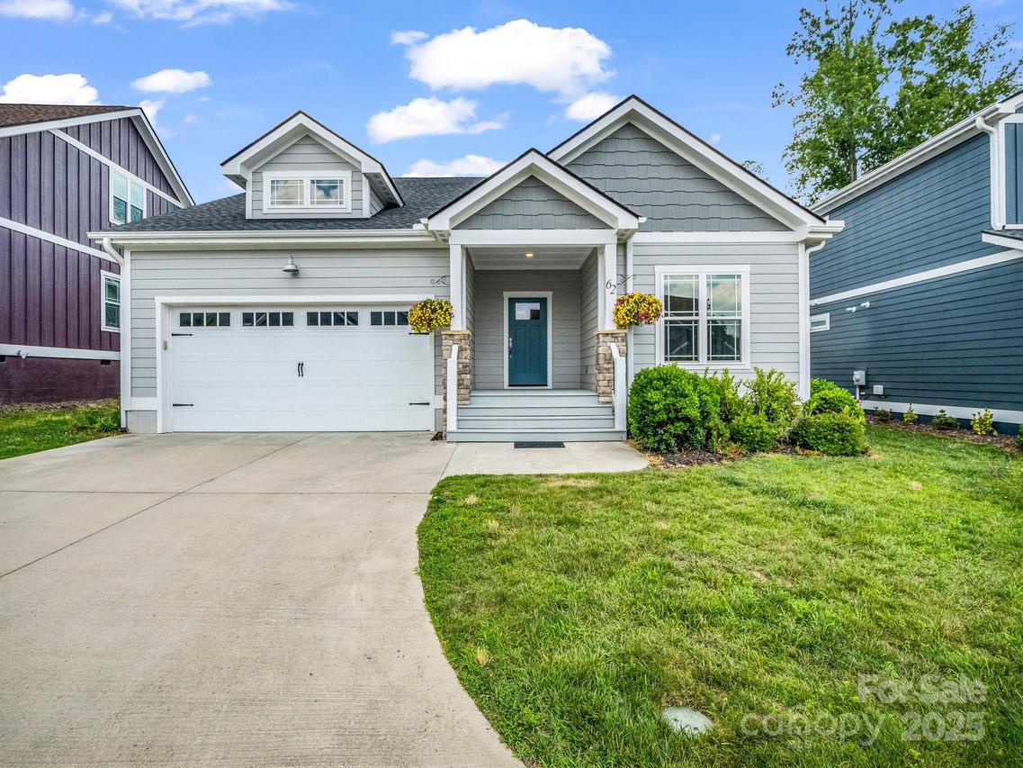 62 Leyland Cir., Hendersonville, NC 28792
