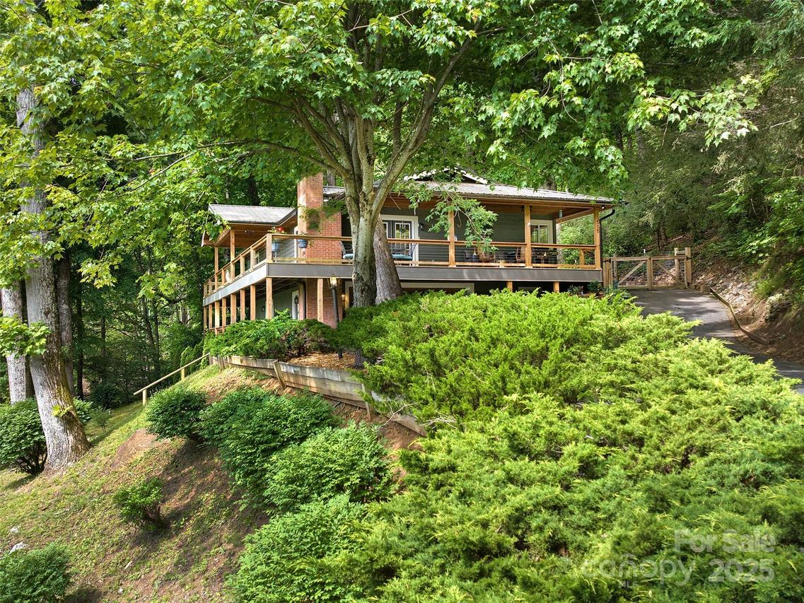 505 Scenic Cir., Waynesville, NC 28786