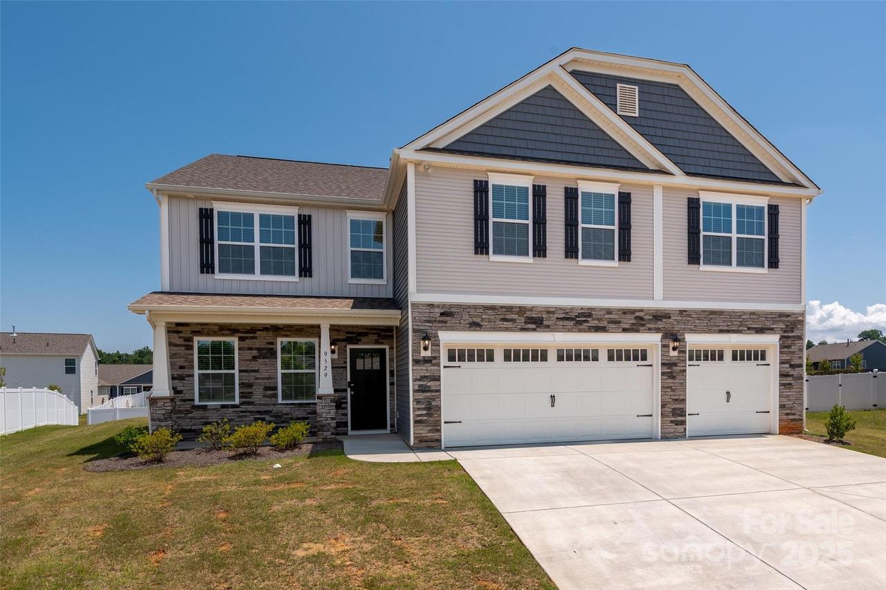 9529 Cotswood Pl., Gastonia, NC 28056