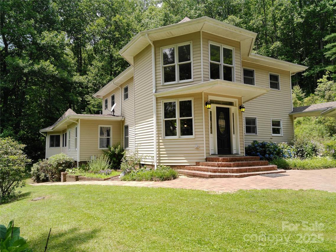 235 Kinder Ln., Canton, NC 28716