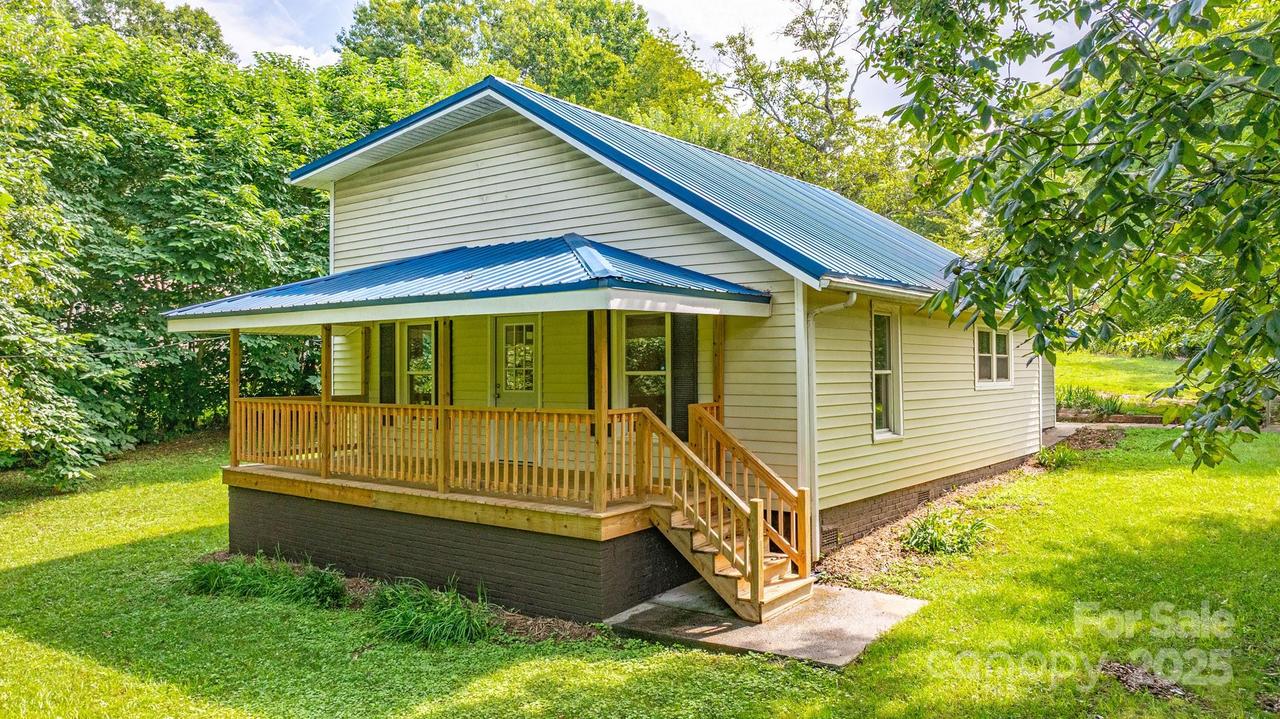 103 Hickory Hills Dr., Morganton, NC 28655