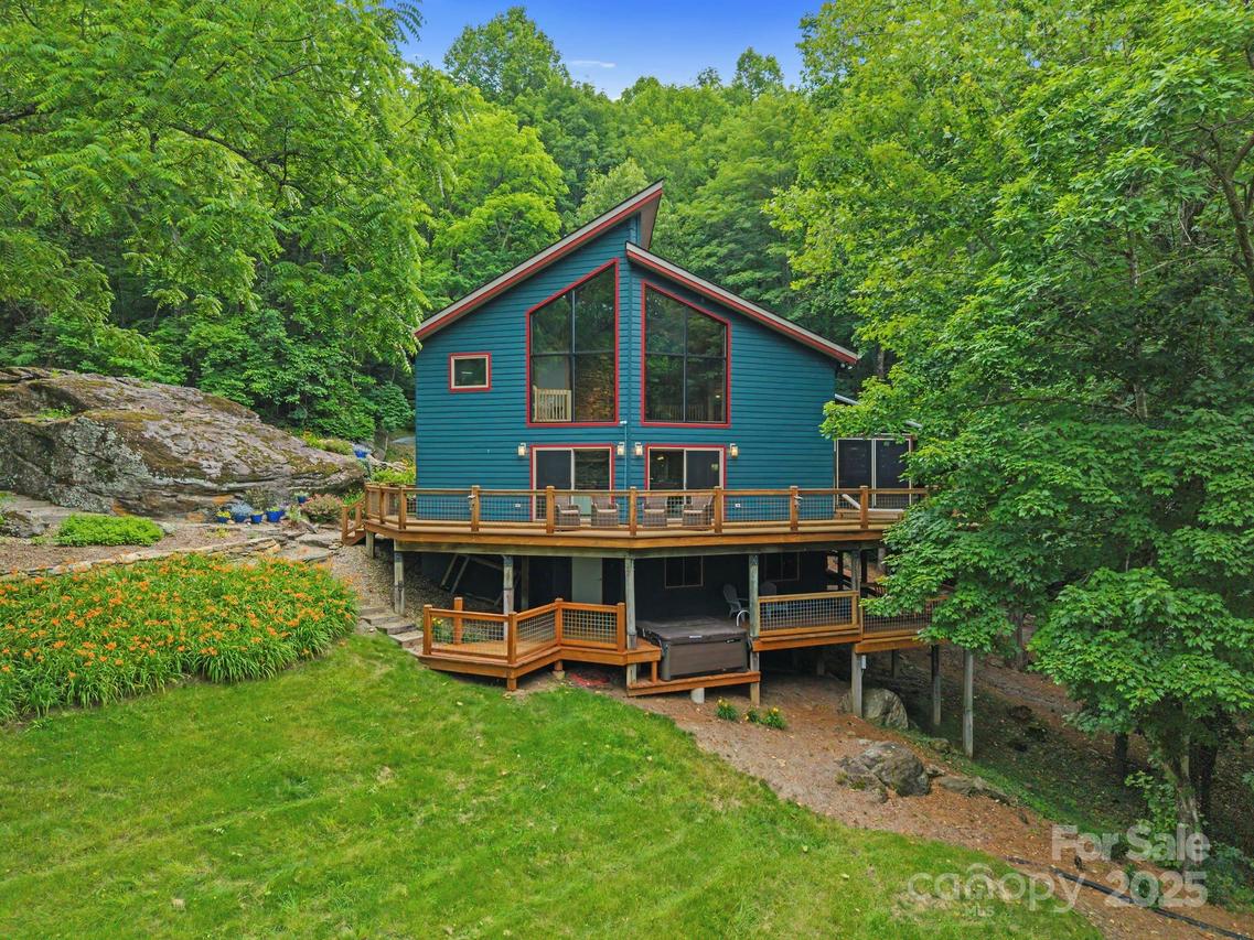 574 Locust Grove Dr., Waynesville, NC 28785