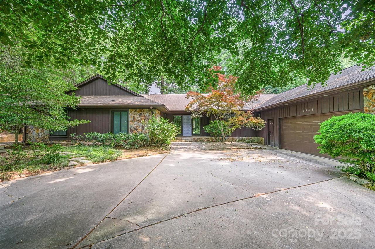 3041 Shallowood Ln., Charlotte, NC 28277