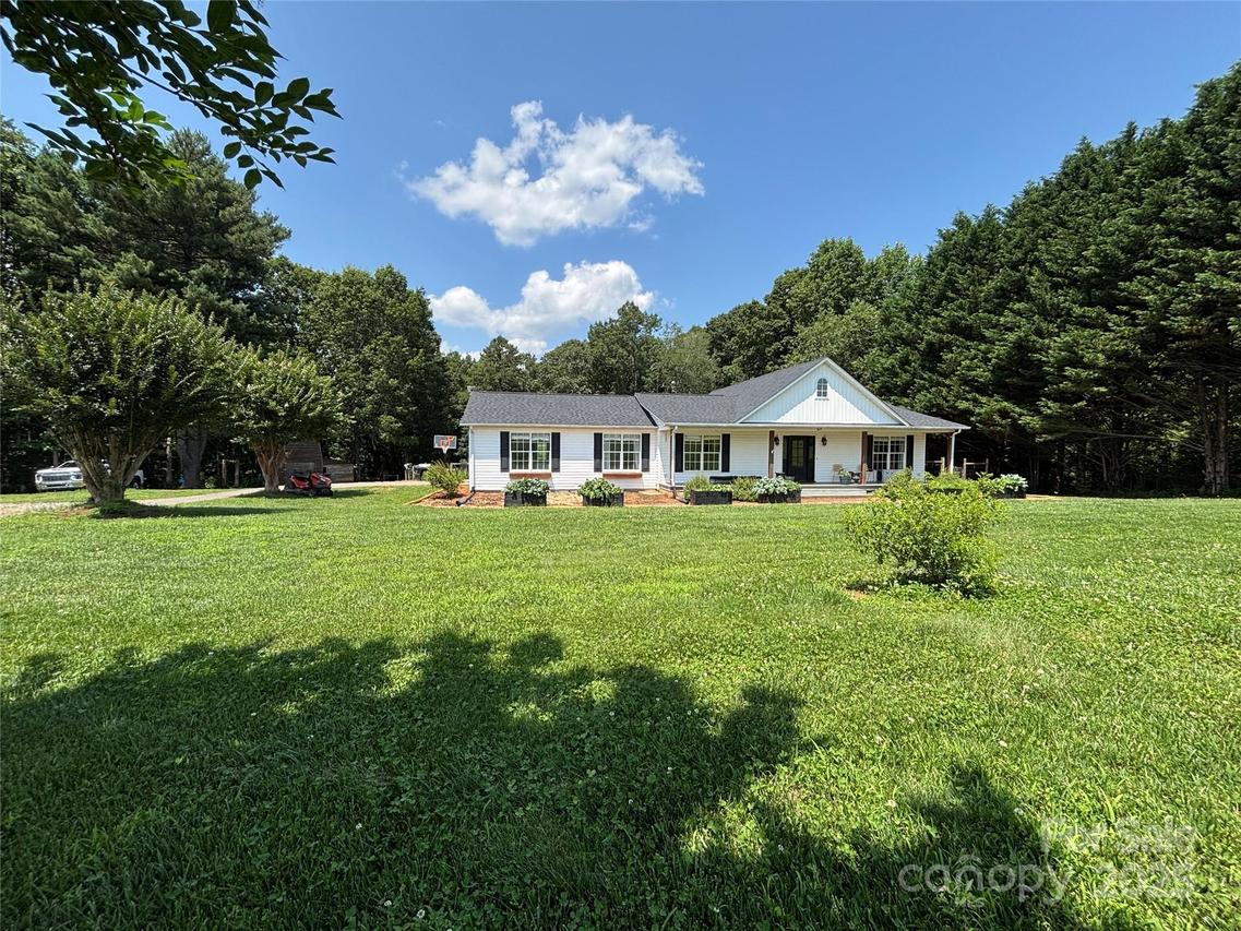 8122 Hutchison Ln., Vale, NC 28168