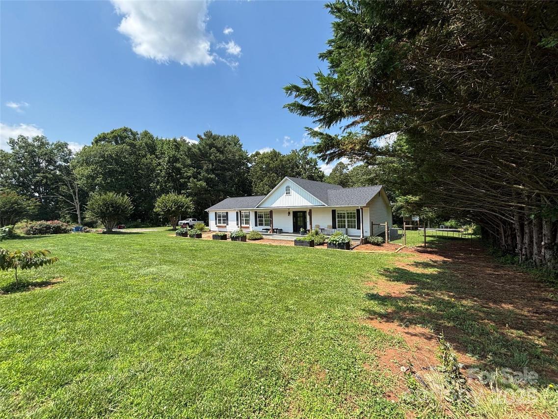 8122 Hutchison Ln., Vale, NC 28168