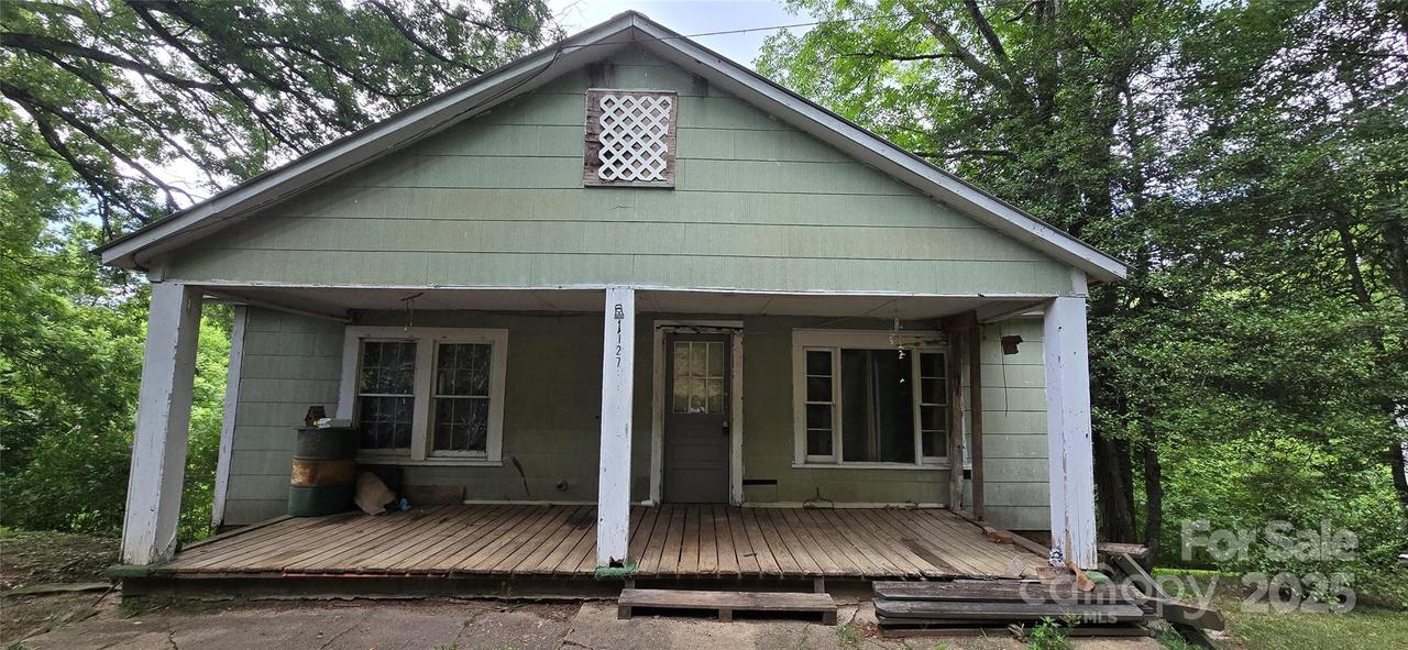 127 Hibriten Mountain Rd., Lenoir, NC 28645
