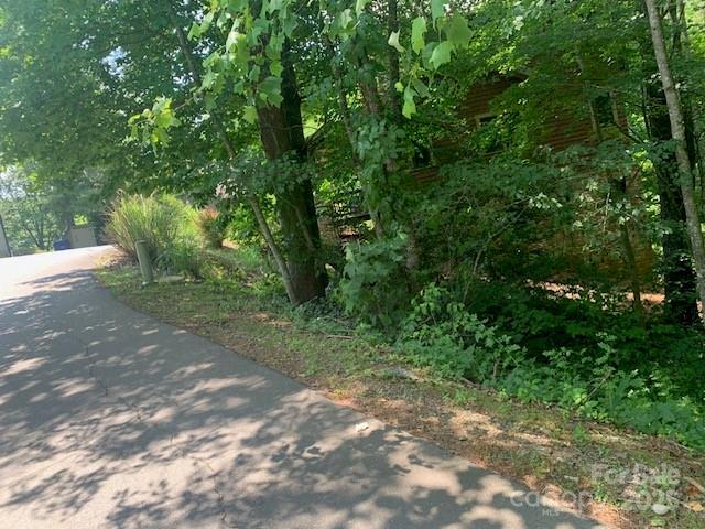 125 Browning Rd., Black Mountain, NC 28711