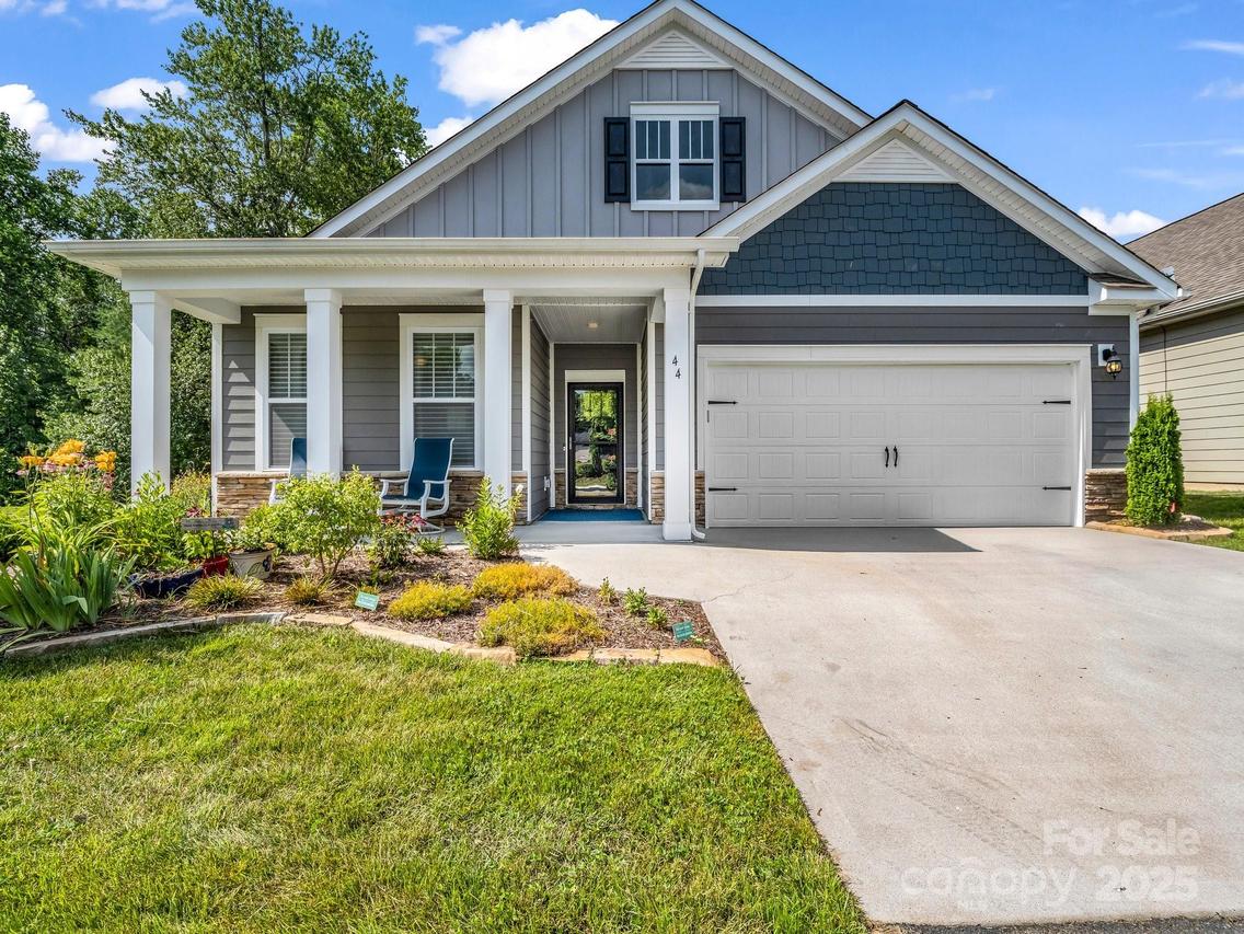 44 Gala Ln., Flat Rock, NC 28731