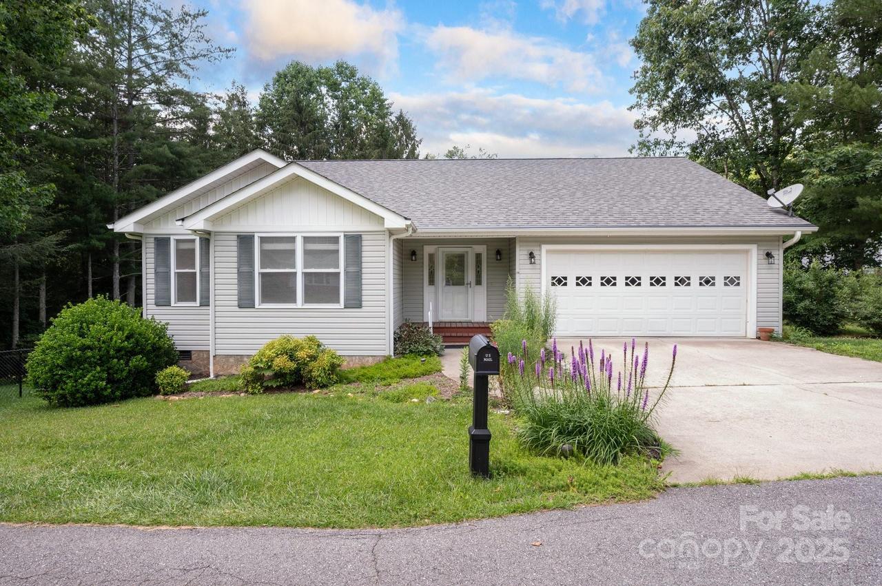 29 Honey Hollow Ln., Fairview, NC 28730