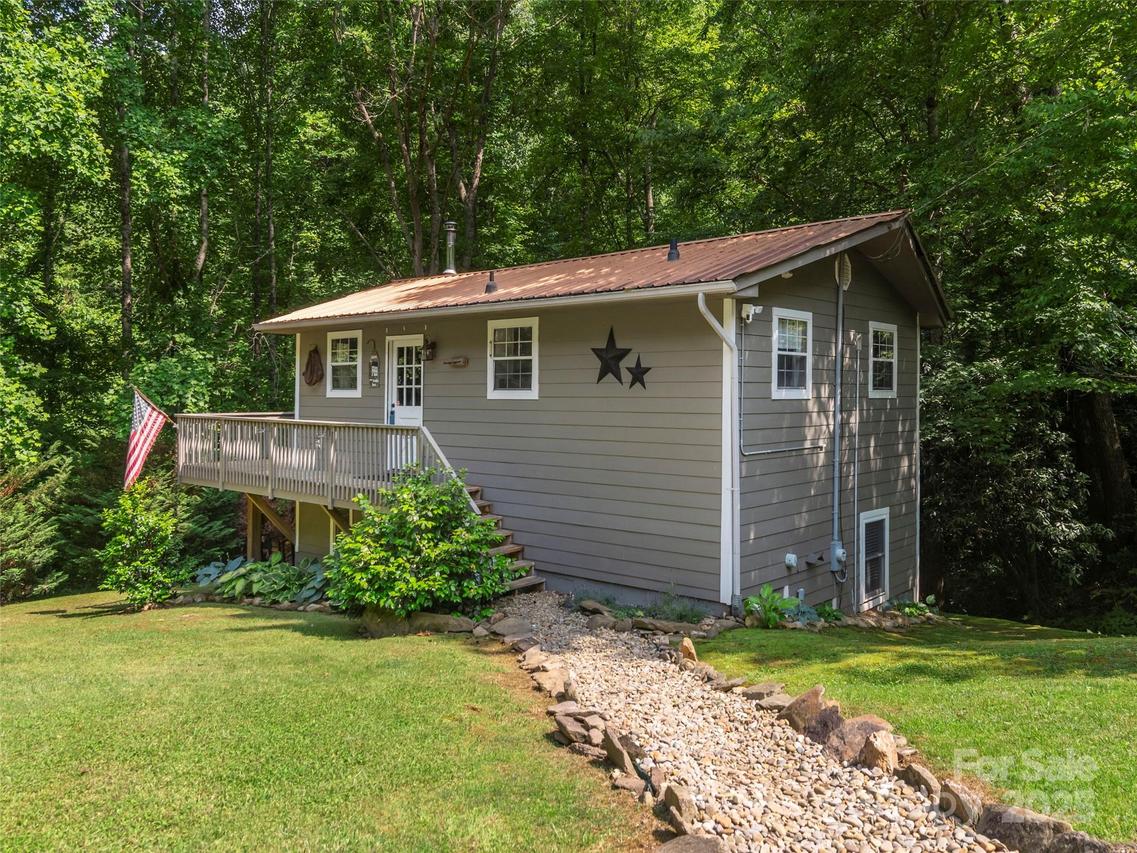 1131 Laurel Branch Rd., Waynesville, NC 28785