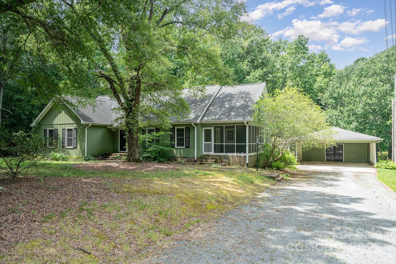 114 Larkfield Dr., Waxhaw, NC 28173
