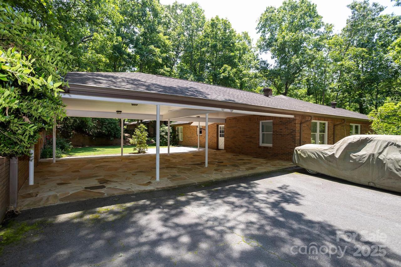 15 Cedar Tr., Asheville, NC 28803