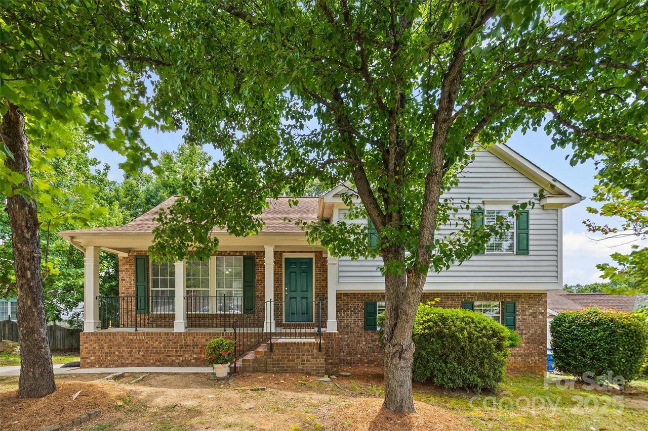 12431 Agate Ln., Pineville, NC 28134