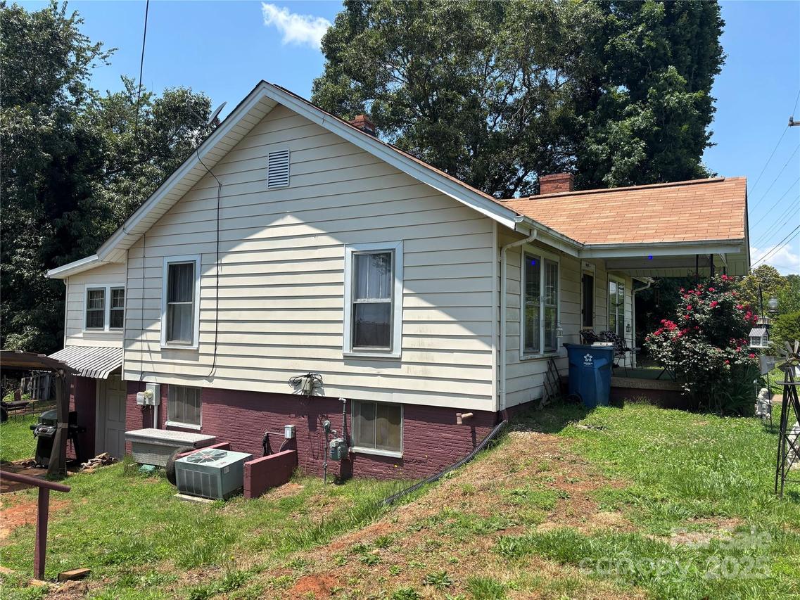 4059 10th Avenue Dr., Hickory, NC 28602