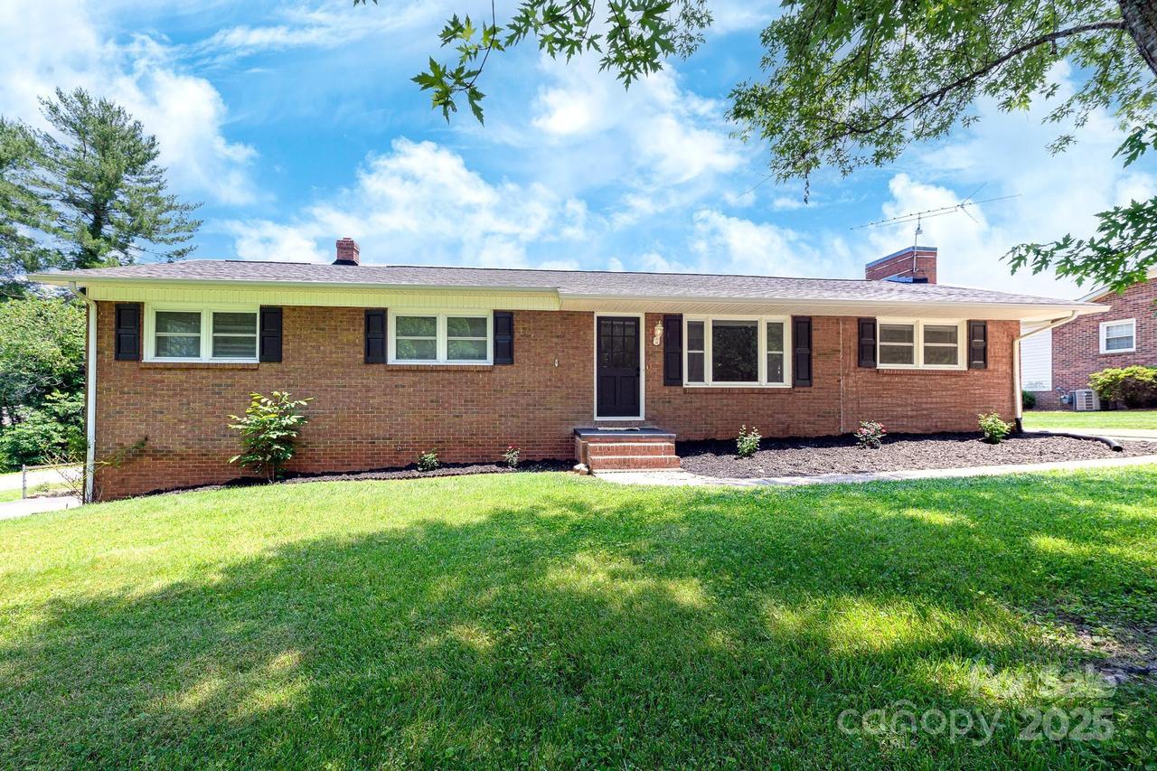 306 2nd Avenue Pl., Conover, NC 28613