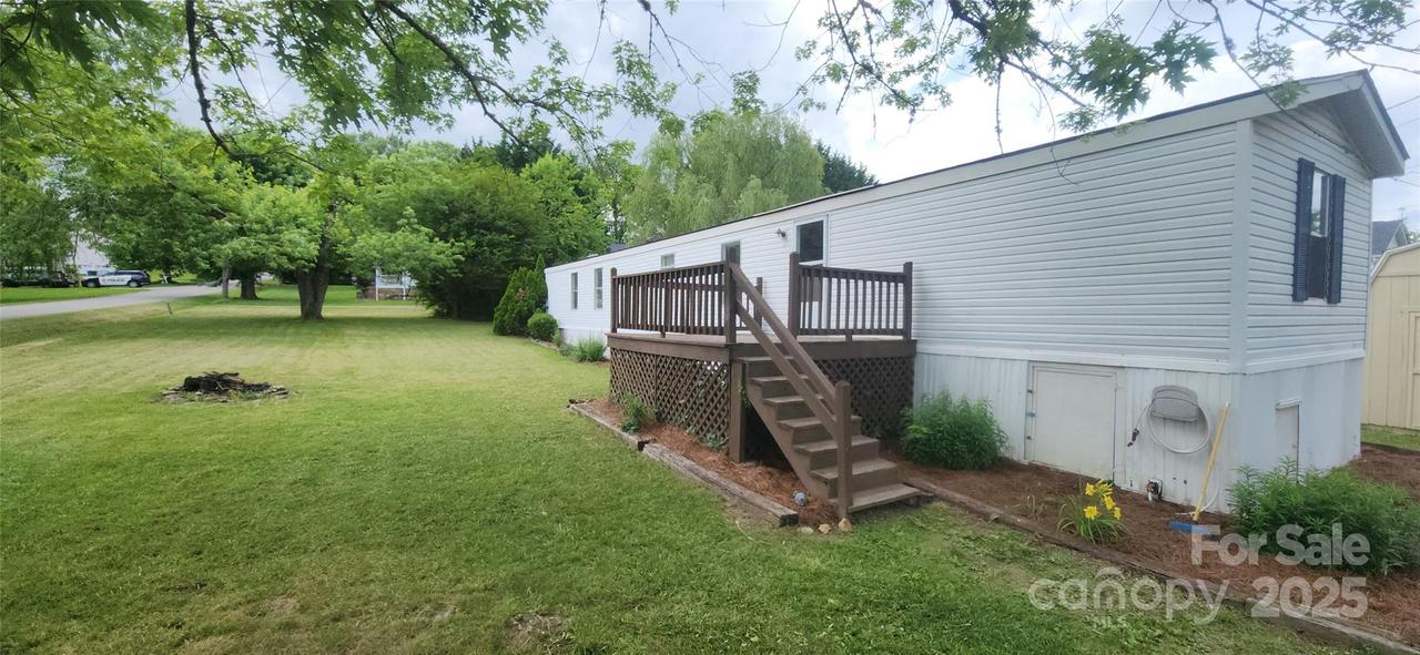 67 Brown Lynch Rd., Candler, NC 28715