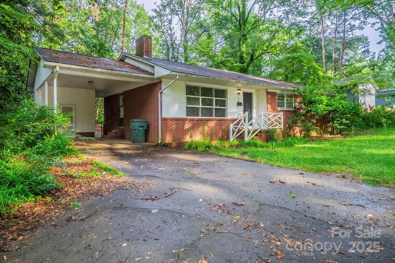 1332 Midwood Dr., Gastonia, NC 28052