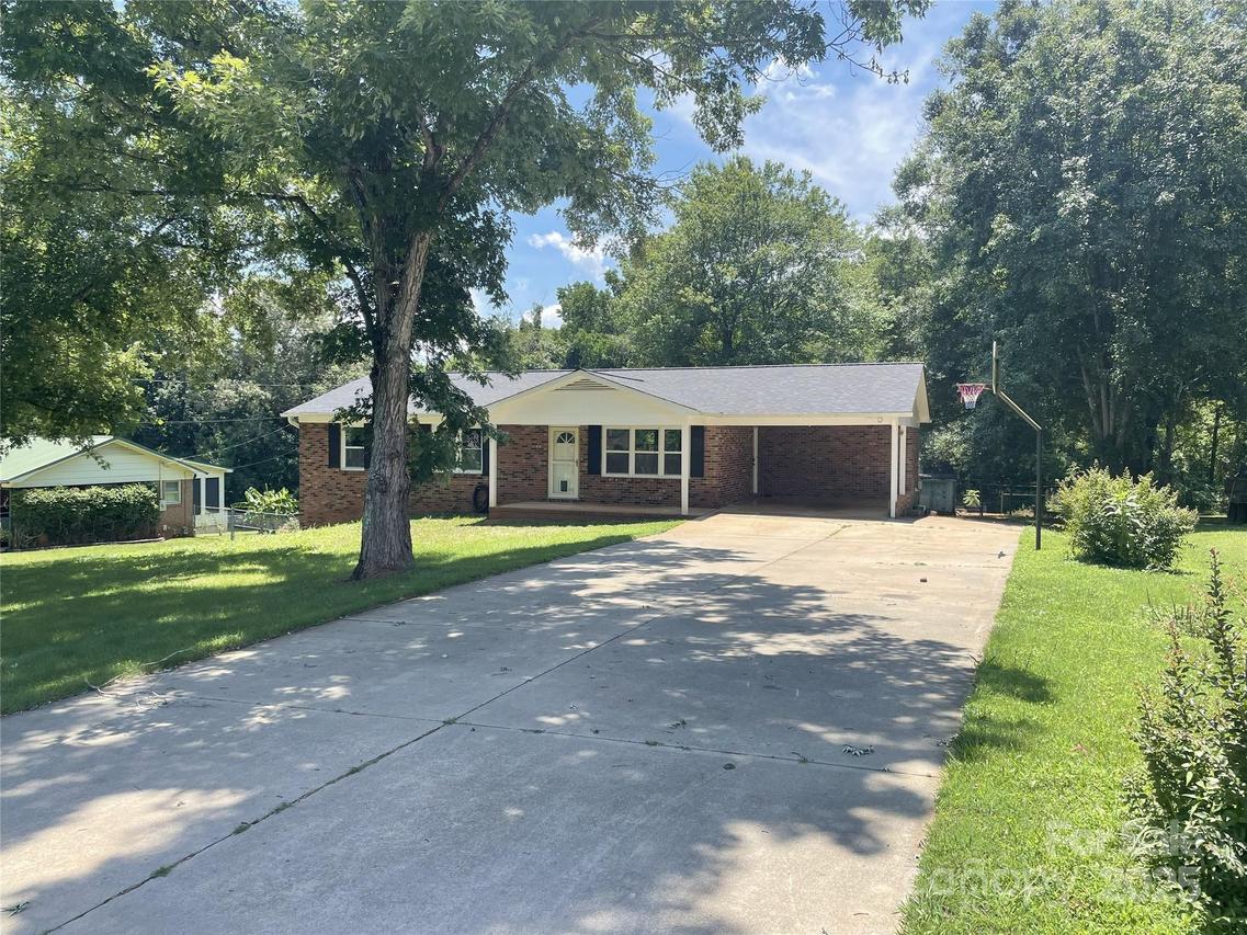 148 Pratt Ln., Statesville, NC 28625