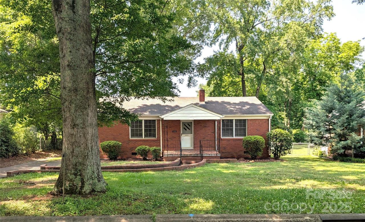 309 Fannie Cir., Charlotte, NC 28205