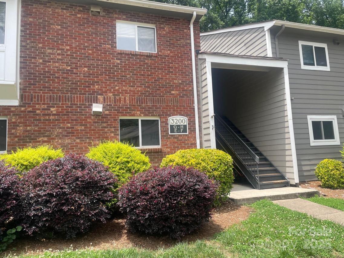 3200 Heathstead Pl. #E, Charlotte, NC 28210