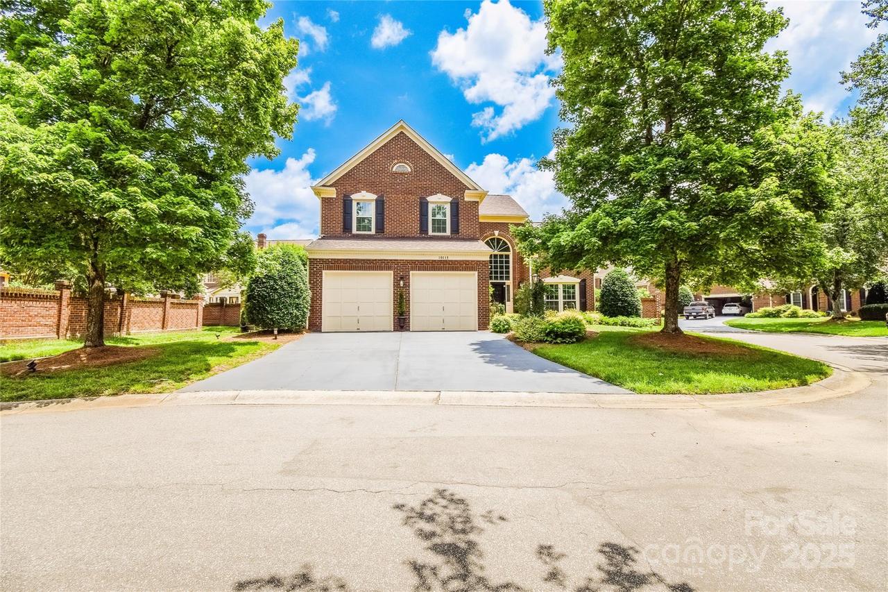 10418 Pullengreen Dr., Charlotte, NC 28277