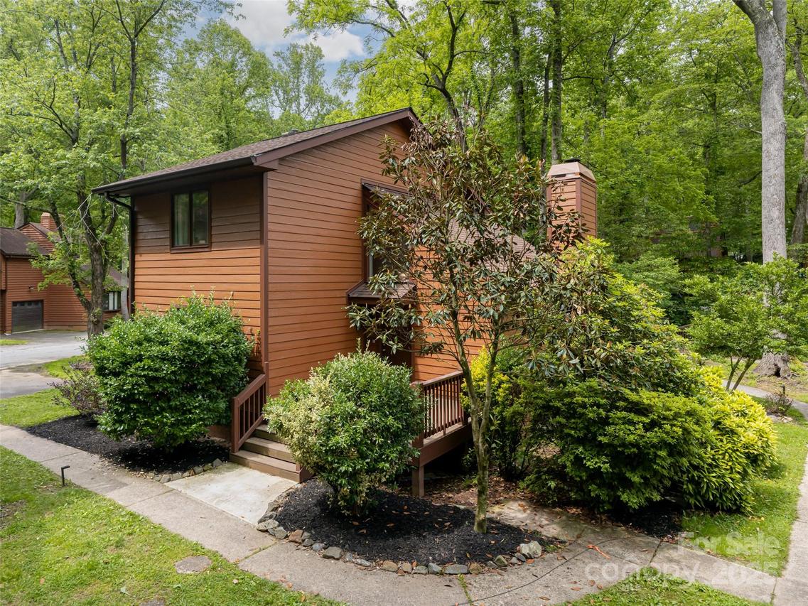 107 N Garden Ct., Fletcher, NC 28732