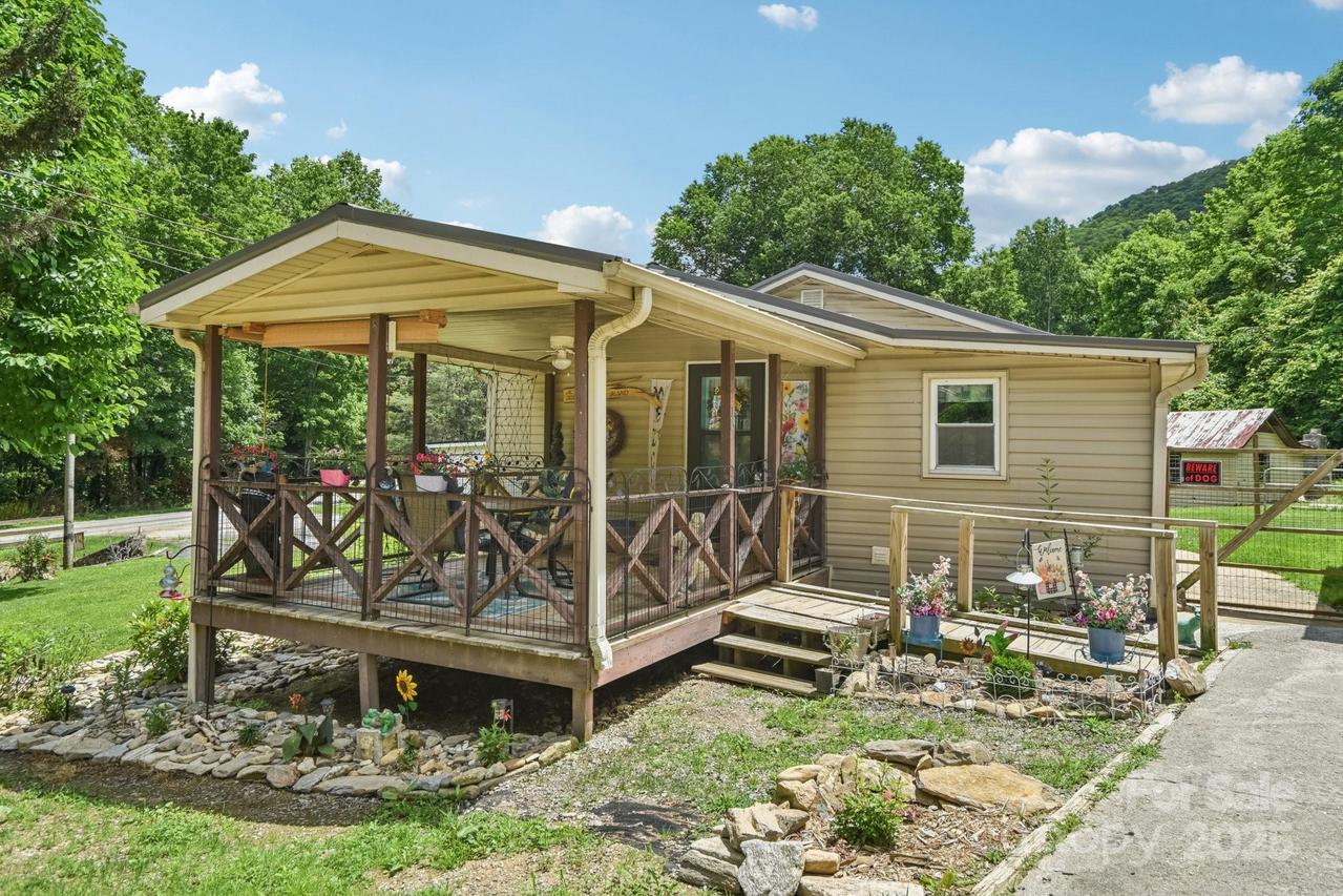 19 Lockman Rd., Maggie Valley, NC 28751