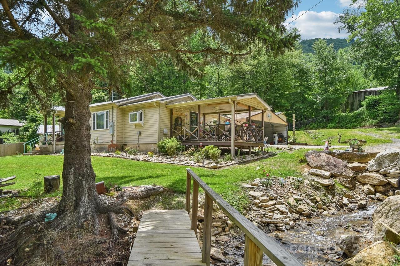 19 Lockman Rd., Maggie Valley, NC 28751